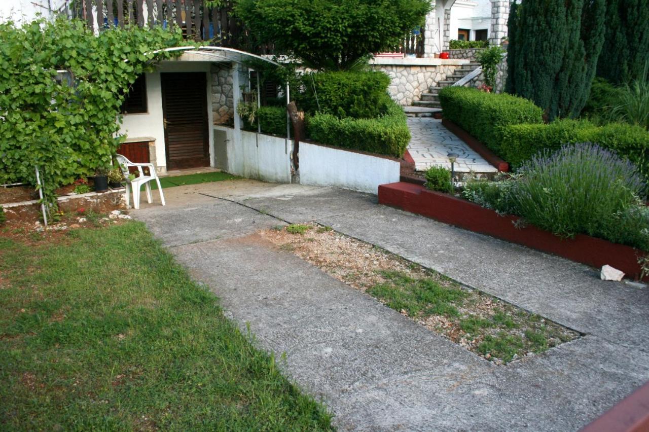 Apartments With A Parking Space Njivice, Krk - 5320 Εξωτερικό φωτογραφία